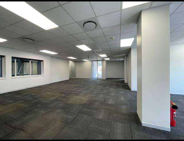 1,319M² OFFICE TO LET IN SANDTON CENTRAL